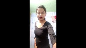 Maal chick in the bathroom Solo Porn Video
