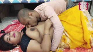 Hot and Sexy Rubi Bhabi 2022 Hindi Topless Topper XXX Video – porn movies